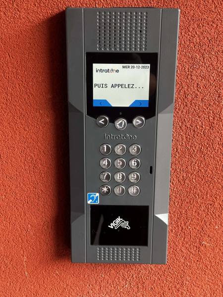Installation d'un Interphone GSM pour Immeuble à Grasse